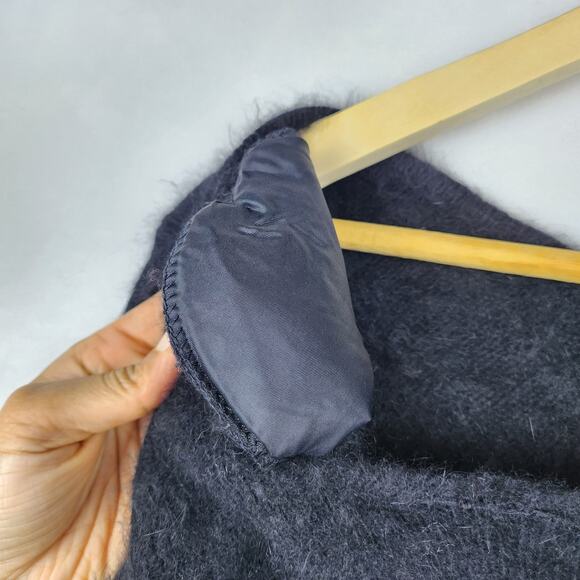 Vintage 80s Nordstrom Black Fuzzy Angora Rabbit Fur ¾ Sleeve Crop Top Sweater - Picture 3 of 7